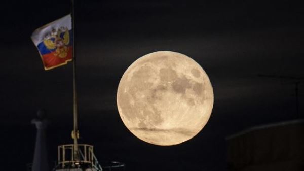 Россия и США весной обсудят возможность совместного полета к Луне